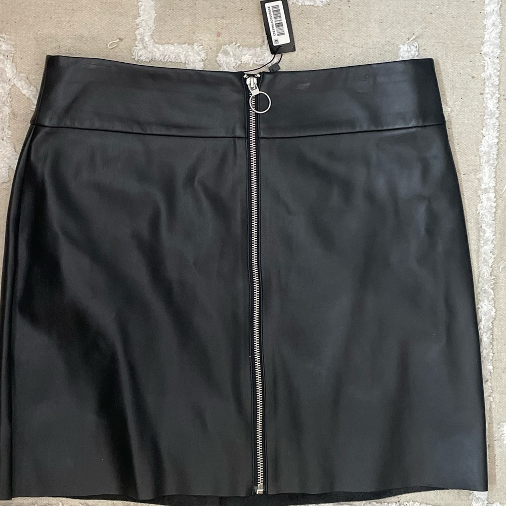 Express leather zip up short skirt